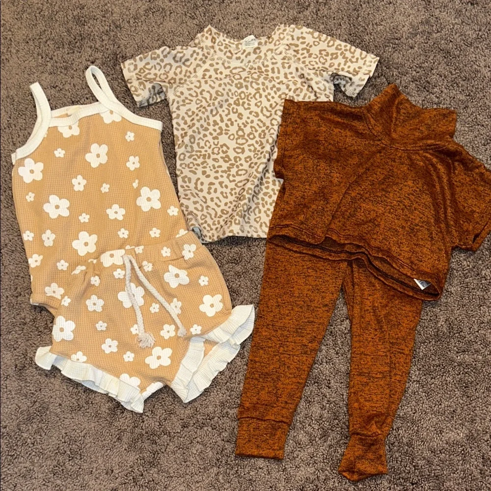 Babygirl 12/18m Kate Quinn small shop 2 piece sets and rash guard bundle!
